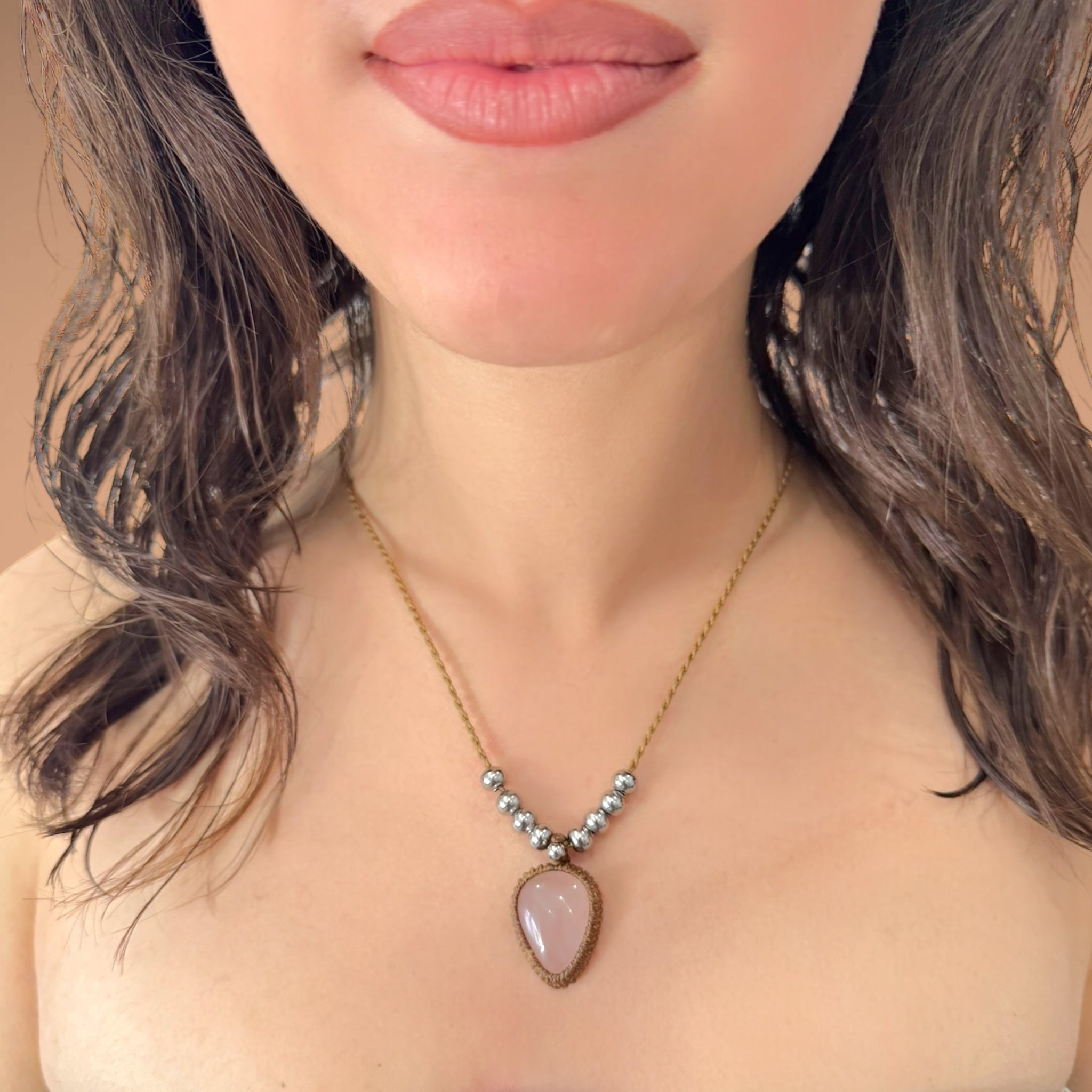 Collana quarzo rosa 23x18mm Sharifa Crystals